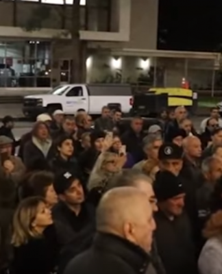 Բողոքի ակցիա Գլենդելում՝ ընդդեմ Սերժ Սարգսյանի վարչապետության (Տեսանյութ)