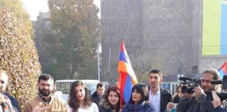 Էջմիածնում և բազմաթիվ այլ վայրերում դիմավորել են աղ ու հացով. (Տեսանյութեր)