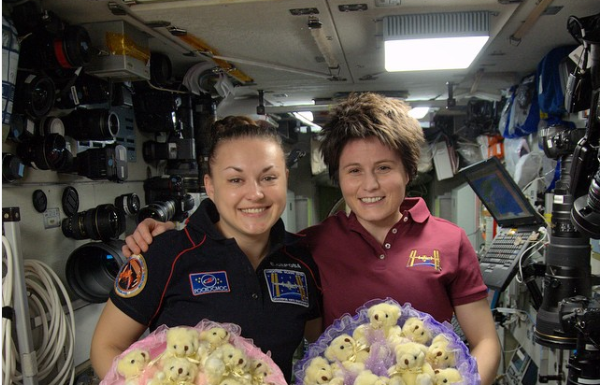 19 доказательств того, что космонавты на МКС знают, как развлечься в свободное время