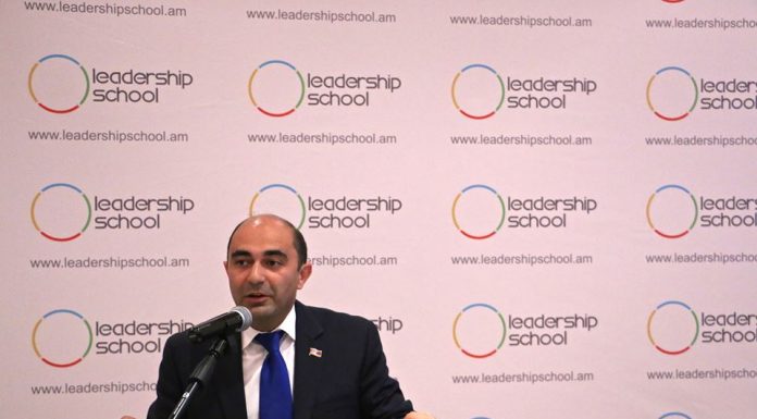 ԿԸՀ նիստն ավարտվեց ստորև ներկայացնում եմ Լուսավոր Հայաստան կուսակցության 18 պատգամավորներին // Էդմոն Մարուկյան