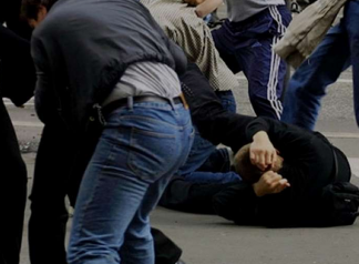 Վիճաբանություն ու դանակահարություն Կոտայքի մարզում․ կան հիվանդանոց տեղափոխվածներ, գյուղի բնակիչները բողոքի ակցիա են անում և այդ վիճաբանության մեջ մեղադրում Ոստիկանության մայորին