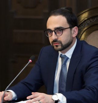 Եթե պետք է, իշխանությունները կհեռանան, սակայն հեղաշրջման փորձերը շատ կոշտ ձևով կասեցվելու են. Տիգրան Ավինյան