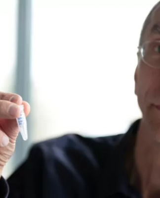 Нобелевскую премию получил шведский генетик Сванте Паабо. расшифровавший геном неандертальца