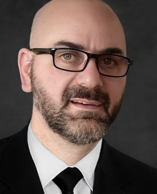 Ով է Դանիել Հայրիյանն և ինչ է անում Հայաստանում